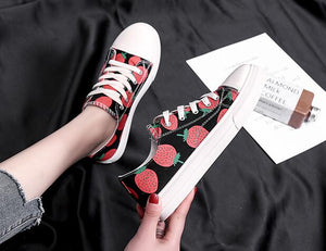 Strawberry Pattern Low Canvas Shoes