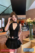 V-Neck Elegant Black Striped Cropped Vest