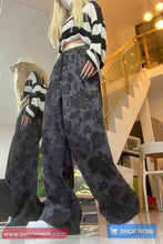 Loose Floral Pattern Corduroy Pants