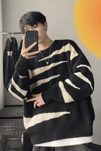 Long Sleeve Round Neck Striped Knitted Men Sweater