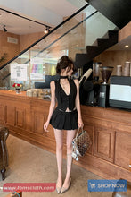 V-Neck Elegant Black Striped Cropped Vest