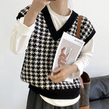 Elegant Sleeveless V-Neck Plaid Pattern Sweater