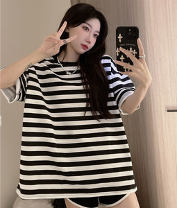 Loose Retro Black White Striped Shirt