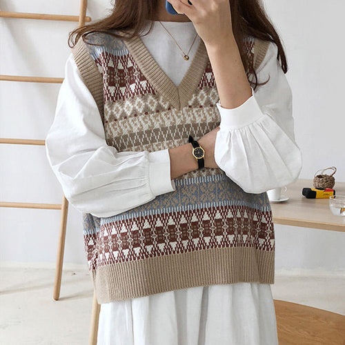 Apricot Color Argyle Pattern Sleeveless Knitted Vest Sweater