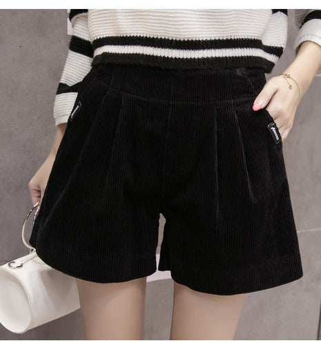 Corderoy Short Black